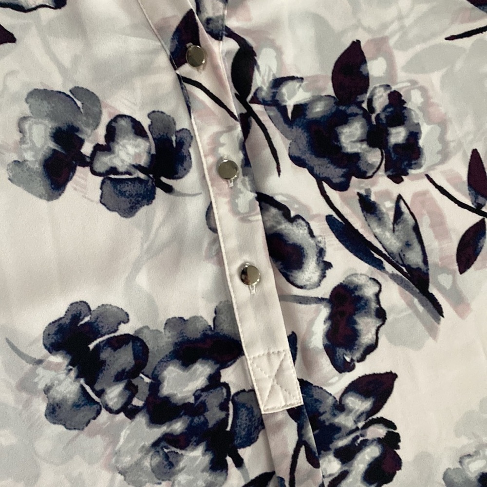 Floral blouse - Picture 3 of 4